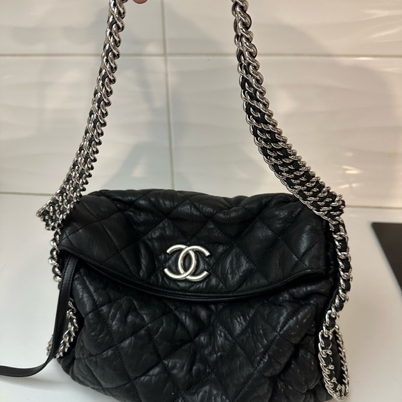 Authentic chanel bag - Picture 2 of 10